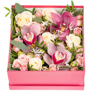 Цветы в коробке «Любовная история»